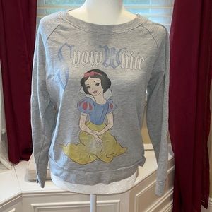 Vintage Disney Snow White long sleeve sweatshirt Sz Medium